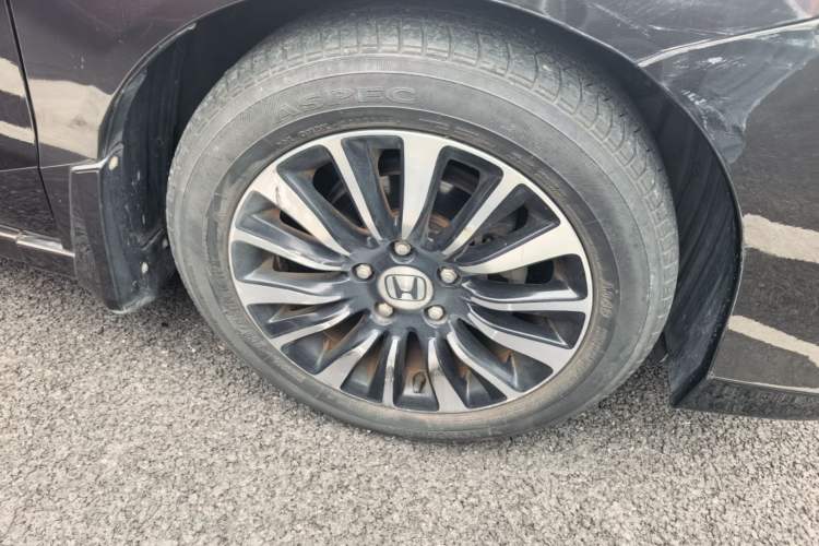 Used Honda Crider 2013 1.8L automatic luxury edition