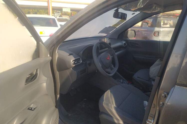 Used Wuling Hongguang New Energy 2024 All-Electric Model 300KM Standard Version