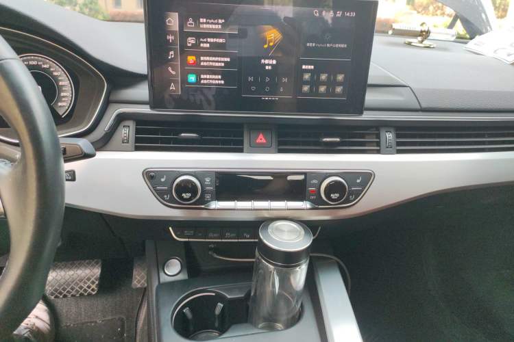 Used Audi A4L 2022 40 TFSI Luxury Dynamic Model Audio And AC Panel