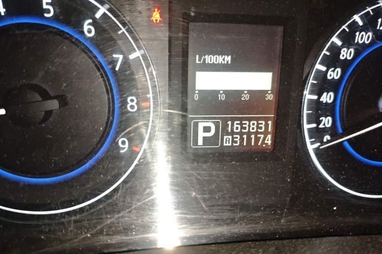 Used Infiniti G Series 2010 G37 Coupe Convertible Alloy Edition Odometer Close Up