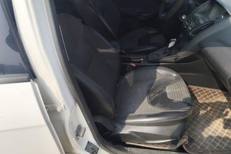 Used Ford Focus 2015 Hatchback 1.6L Automatic Fashion Edition