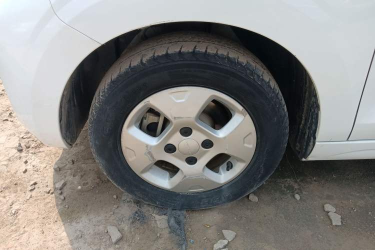 Used Roewe Clever 2021 302 km New Four-Seater Super-Efficient Version
