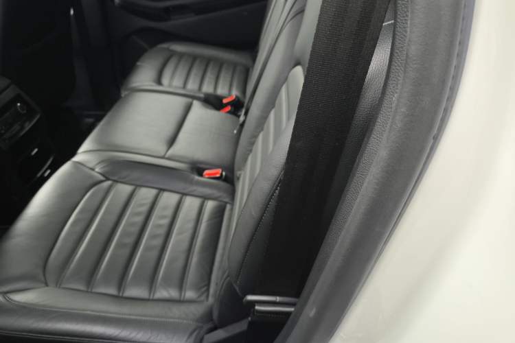 Used Ford Edge 2015 2.0T GTDi Two-Wheel-Drive Platinum Edition