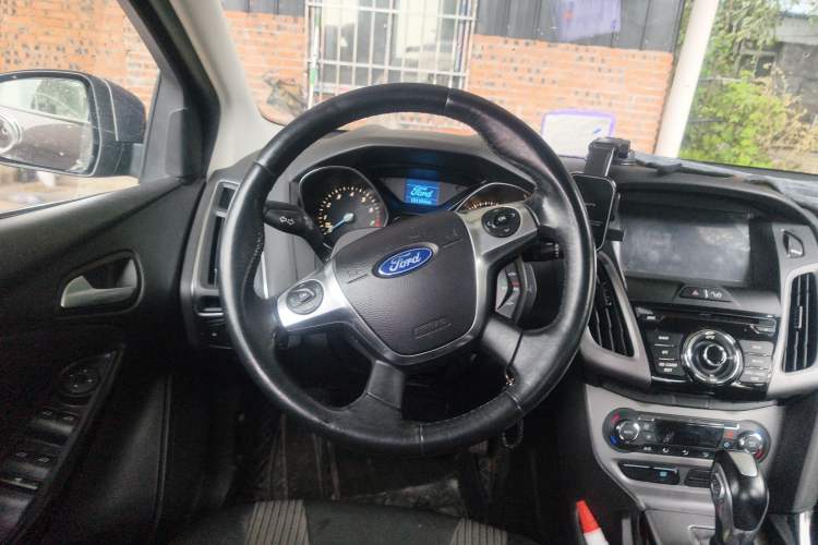 Used Ford Focus 2012 Sedan 1.6L Automatic Fashion Edition