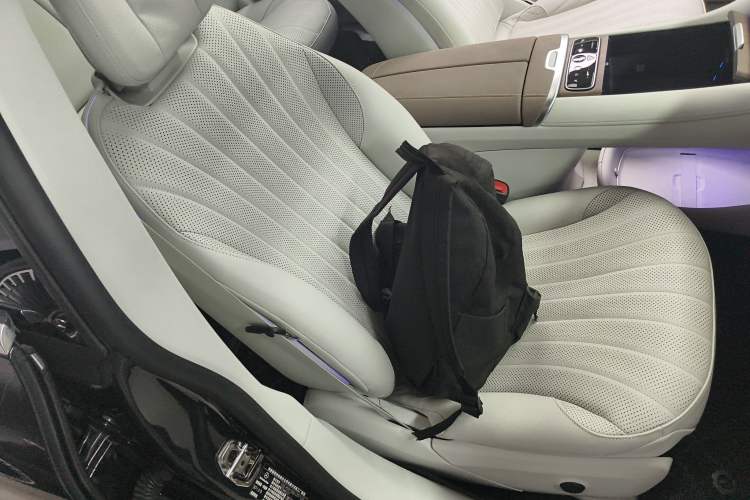 Used Mercedes-Benz EQS 2023 450+ Pioneer Edition Right Front Seat