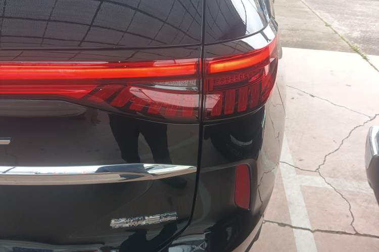 Used Haval H6 2022 3rd Generation 1.5T Automatic Two-Wheel Drive Max Right Rear Taillight