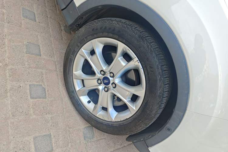 Used Ford Kuga 2015 2.0L GTDi Four-Wheel-Drive Sport Model