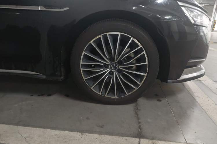 Used BYD Han 2020 DM Four-Wheel Drive Performance Edition Luxury Model Right Front Wheel Hub