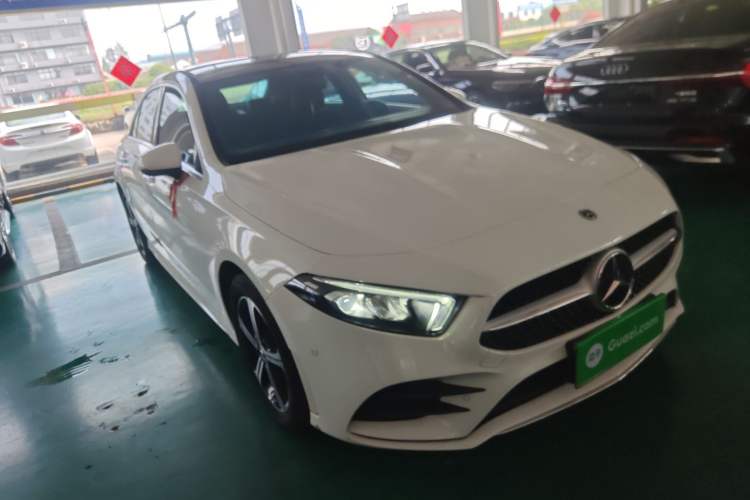 Used Mercedes-Benz A-Class 2022 Revised Version A 200 L Sport Sedan Fashionable Style Front Right 45 Deg