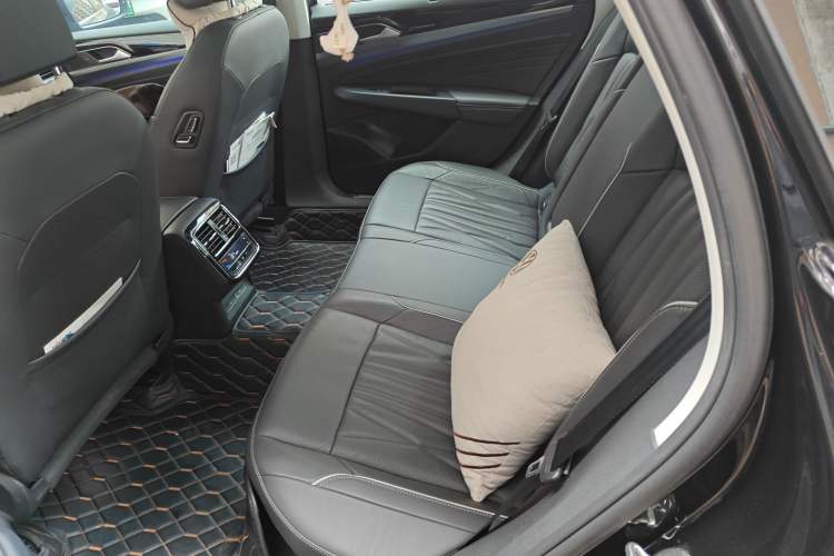 Used Volkswagen Passat New Energy 2023 430 PHEV Hybrid Luxury Edition Left Rear Seat