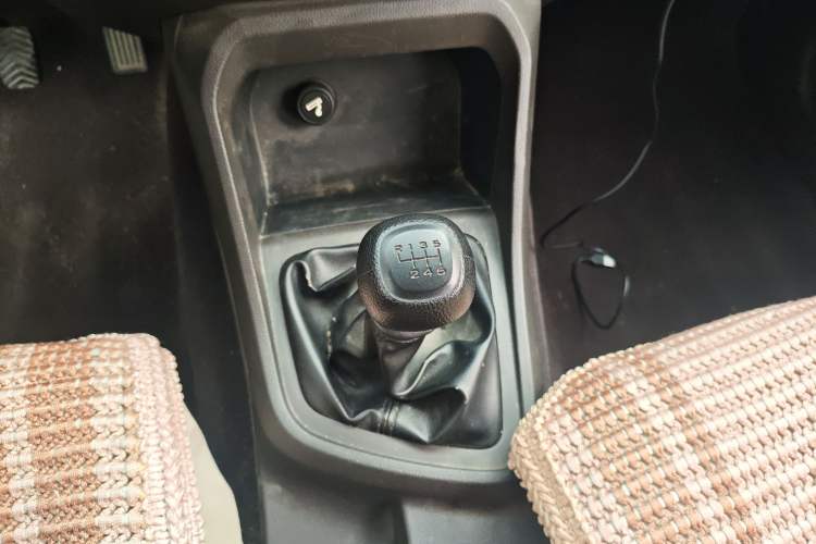 Used Wuling Hongguang V 2019 1.5L Jingqu Version China VI LAR
