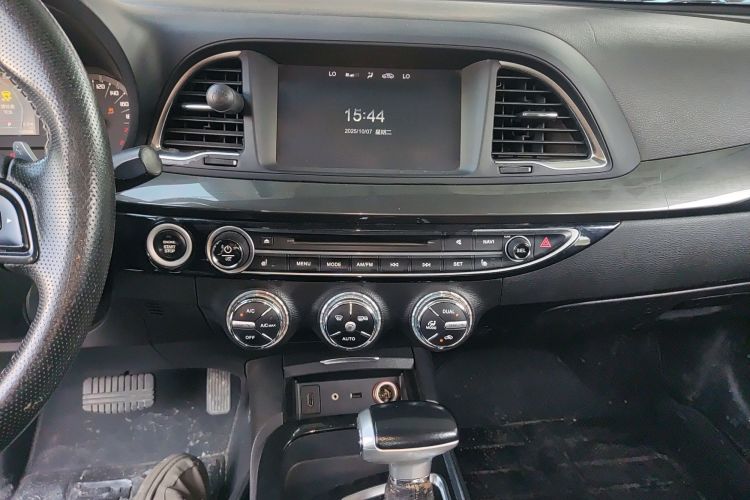 Used GAC Trumpchi GA6 2015 1.8T DCT Luxury Navigation Model
