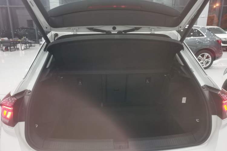 Used Volkswagen T-ROC 2022 280TSI DSG Two-Wheel Drive Comfort PLUS