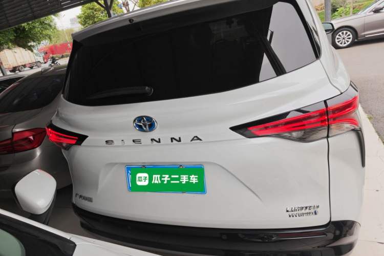Used Toyota SIENNA 2021 2.5L Hybrid Premium Edition Rear