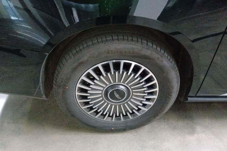 Used Geely Galaxy LEVC L380 2025 805 km Flagship Version All-Wheel Drive