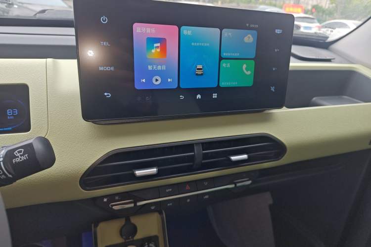 Used Geely Galaxy Panda 2023 Panda Mini 200km Endurance Bear Audio And AC Panel