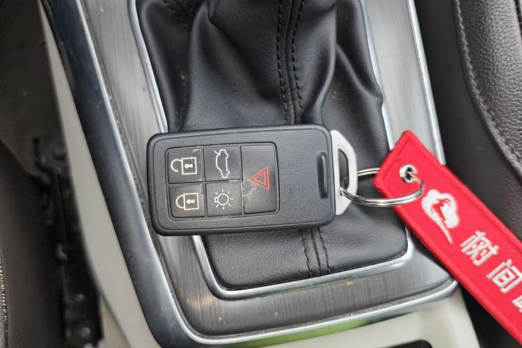 Used Volvo V40 2016 T3 Zhiyi Edition