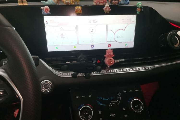 Used Bestune B70 2023 Third Generation 1.5T Automatic Enjoyment Version Audio And AC Panel