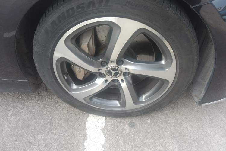 Used Mercedes-Benz E-Class 2021 E 300 Coupe Right Front Wheel Hub