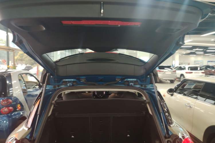 Used MINI Countryman 2017 1.5T COOPER ALL4 Explorer Trunk