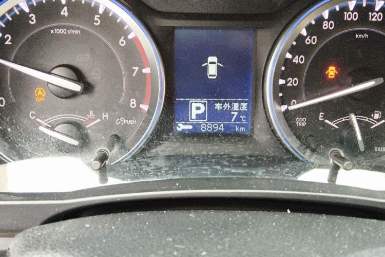 Used Toyota Highlander 2015 2.0T Four-Wheel Drive Elite Edition 7-Seater Odometer Close Up