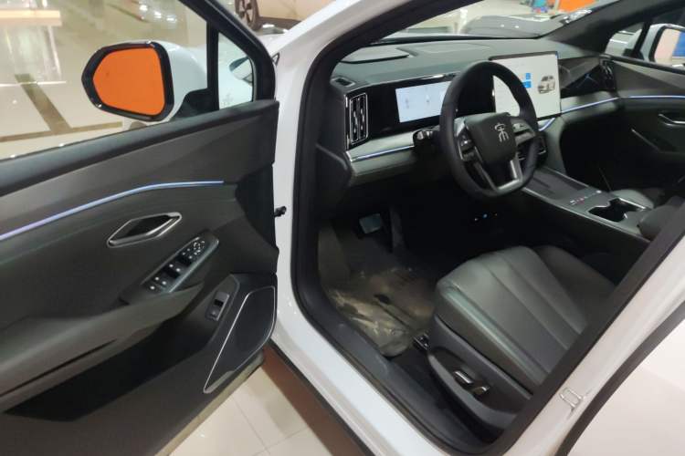 Used BYD Song L DM-i 2026 Model 200KM Superior Version
