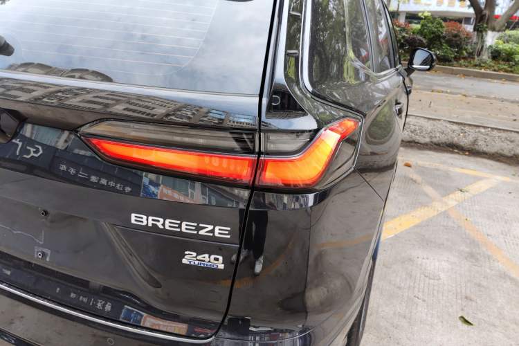 Used Honda Breeze 2023 240TURBO Two-Wheel-Drive Luxury Edition 5 Seats