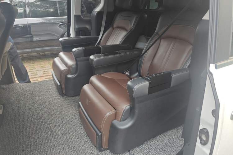 Used SAIC MAXUS G10 2018 PLUS 2.0T Automatic Flagship Edition Left Rear Seat