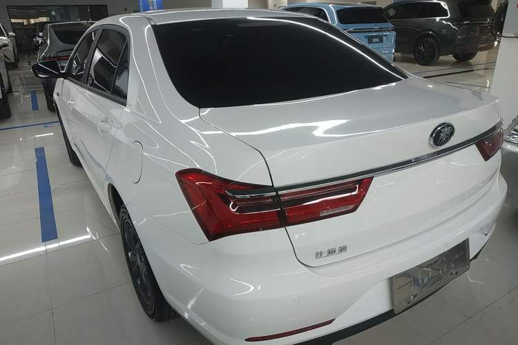 Used BYD Qin 2019 1.5L Automatic Luxury Model Rear Left 45 Deg