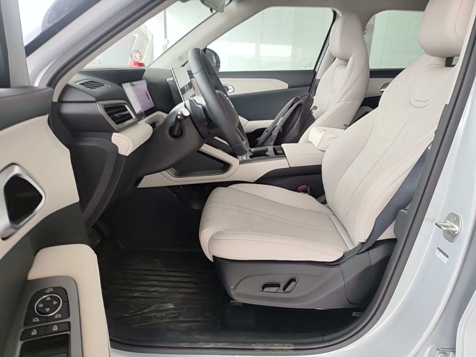 BYD Yuan UP 2025 Intelligent Driving Version 401 km Leading Edition — снимка 17