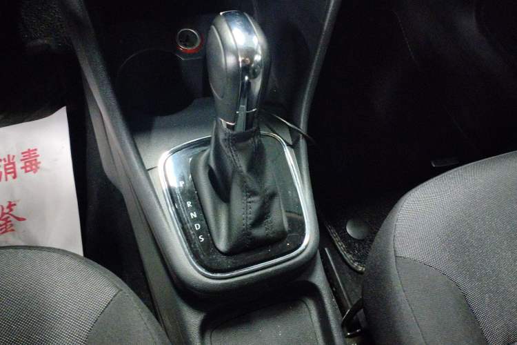 Used Volkswagen Polo 2016 1.6L Automatic Comfort Model Gear Lever