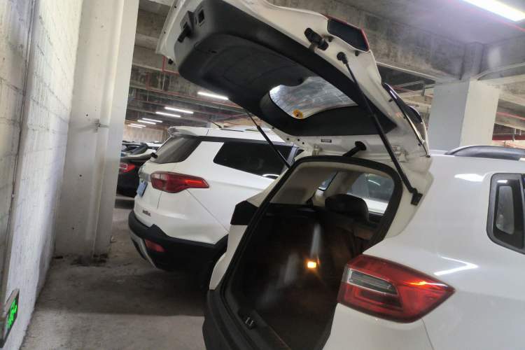 Used CHANGAN CS15 2016 1.5L Manual Fashion Edition Trunk