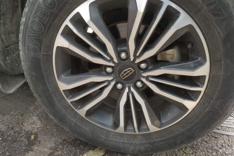 Used Geely Auto Vision X6 2016 1.8L Manual Luxury Model
