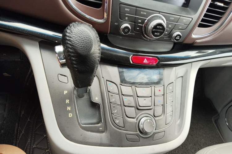 Used JAC Refine M5 2016 2.0T Gasoline Automatic Business Edition