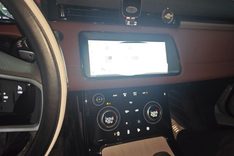 Used Land Rover Range Evoque New Energy 2023 Aurora L P300e Plug-in Hybrid Electric Version Audio And AC Panel