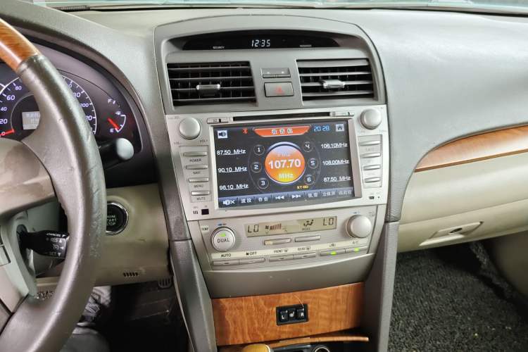 Used Toyota Camry 2010 240G Luxury Edition Audio And AC Panel