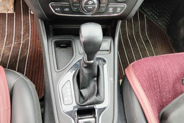 Used Jeep Cherokee 2019 2.0T 2WD Enjoyment Edition China V