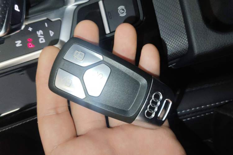 Used Audi Q5L 2024 45 TFSI Luxury Dynamic Model Vehicle Key