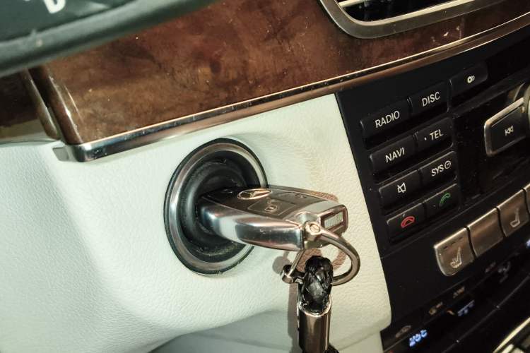 Used Mercedes-Benz E-Class 2014 E 260 L Luxury Model
