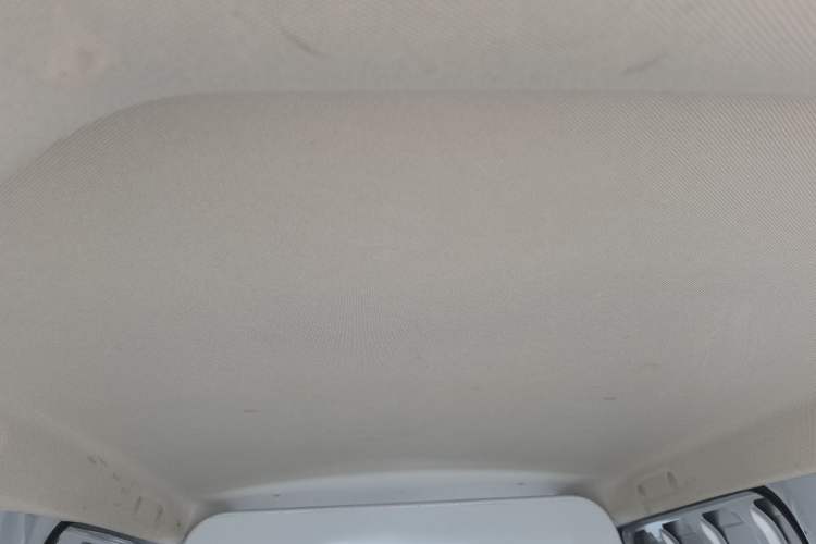 Used Wuling Hongguang V 2022 1.5L Jingqu Edition Enclosed-Window Vehicle with Hydraulic Power Steering LAR Headliner