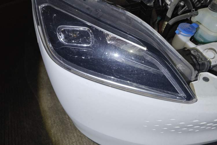 Used Wuling Hongguang New Energy 2025 Extended-Range Hybrid 50KM Comfort Version Right Front Headlight