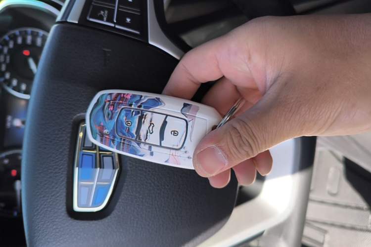 Used Geely Auto Emgrand 2017 Sedan Million Edition 1.5L CVT Upward Connectivity Version
