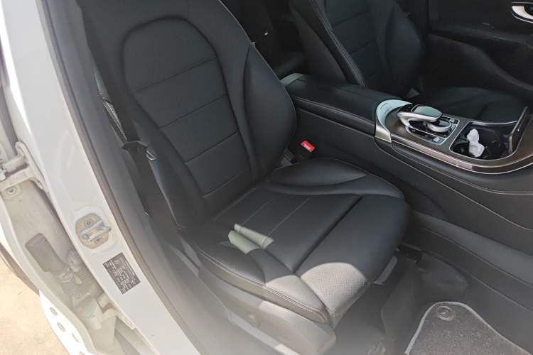 Used Mercedes-Benz GLC 2016 GLC 300 4MATIC Dynamic Model
