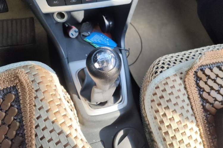 Used CHANGAN KAICHENG Ounuo S 2014 1.5L Base Version Gear Lever