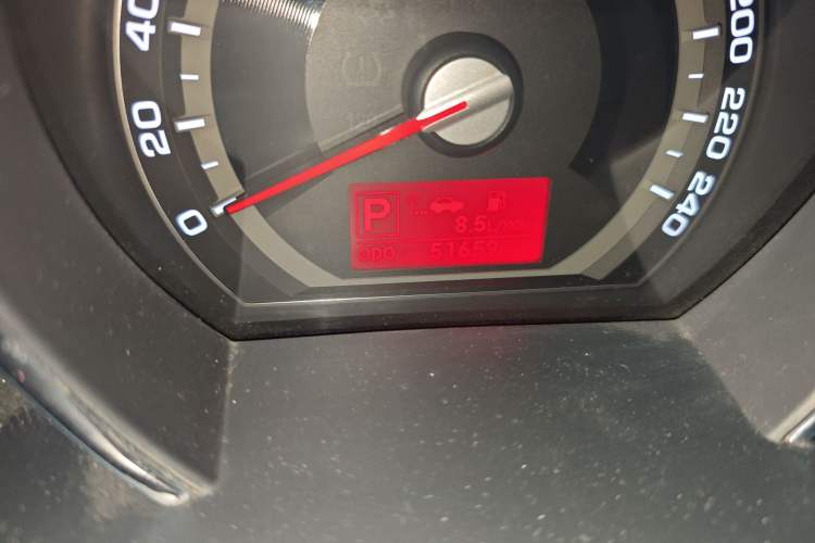 Used Kia Sportage R 2014 2.0L Automatic Two-Wheel Drive DLX Odometer Close Up