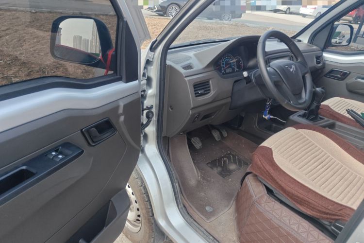 Used Wuling Rongguang New Truck 2023 1.5L Double-Cab Extended-Size Standard Version LAR Driver Seat