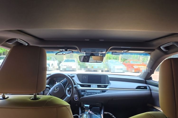 Used Lexus ES 2020 300h Premier Edition