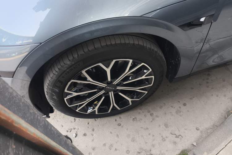 Used Zeekr 007 2024 Rear-Drive Enhanced Version 75 kWh Left Front Wheel Hub