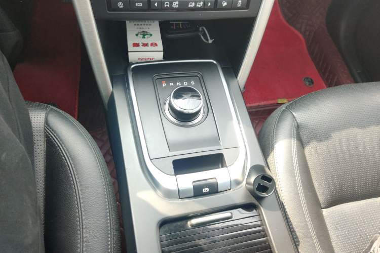 Used Land Rover Discovery Sport 2017 2.0T HSE Gear Lever