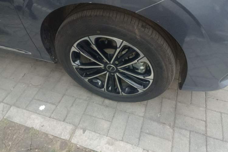 Used Roewe iMAX8 2022 400TGI Prestige Edition Exterior 4